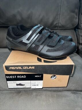Pearl Izumi Black Quest Road Men’s 10 EU44 Cycling Shoes with Triple Straps
